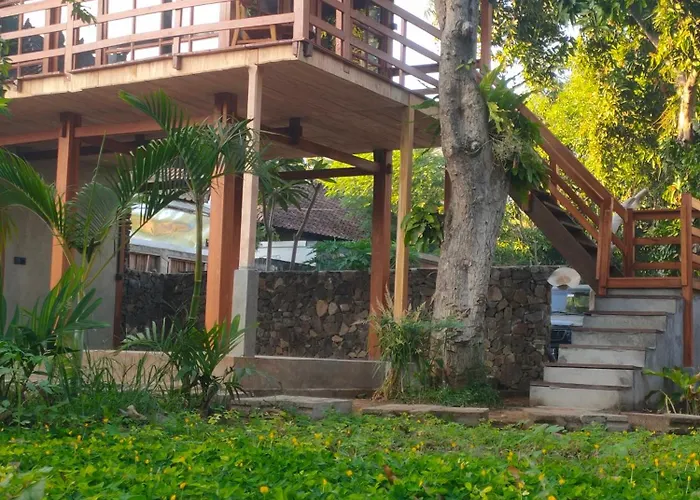 Vanaya Wooden In Lush Garden Gasthof