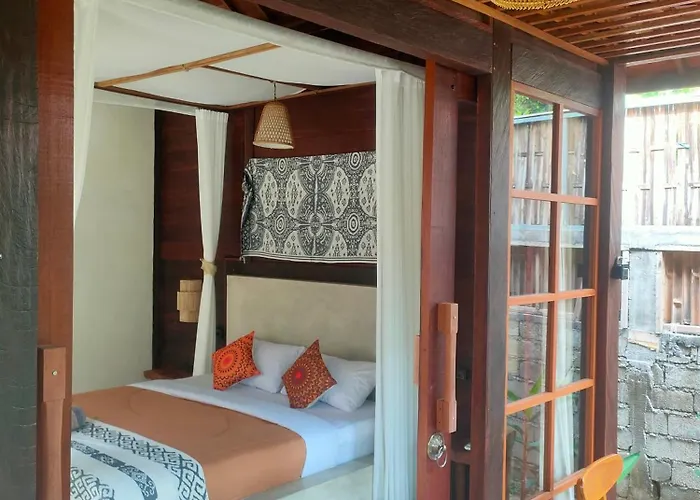 Vanaya Wooden In Lush Garden 4*