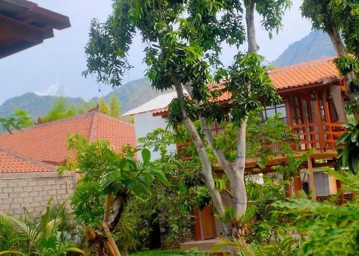 Vanaya Wooden In Lush Garden 4*