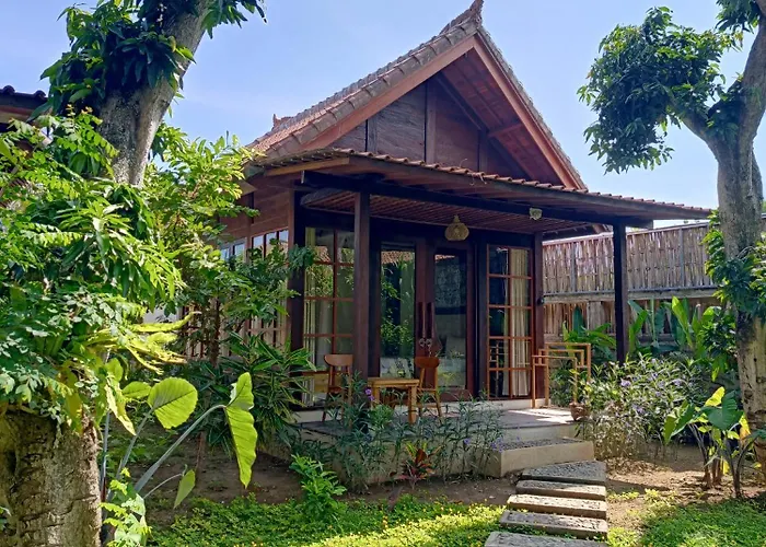 Vanaya Wooden In Lush Garden 4*