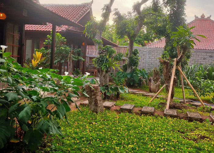 Vanaya Wooden In Lush Garden Gasthof Pemuteran