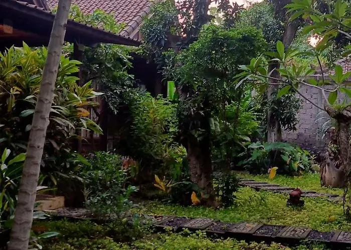 Gasthof Vanaya Wooden In Lush Garden