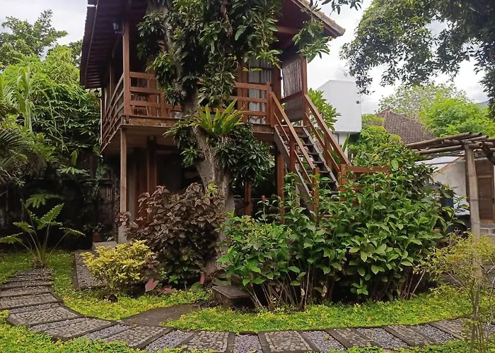 Vanaya Wooden In Lush Garden 4*
