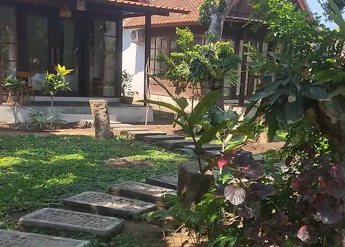 Vanaya Wooden In Lush Garden 4*