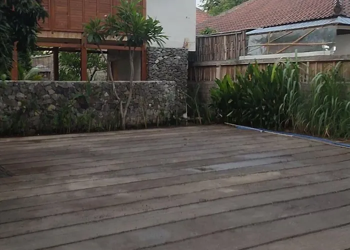 Vanaya Wooden In Lush Garden